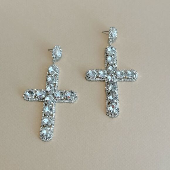 Diamond cross necklace M1025 - Picture 3 of 5